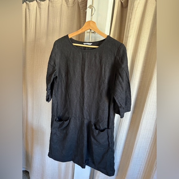 Linenfox Dress- Medium - Picture 2 of 6